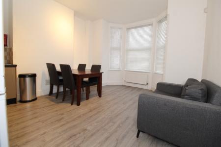 1 bedroom Flat to let in (26/27) Castle Boulevard, Lenton, Nottingham, NG7