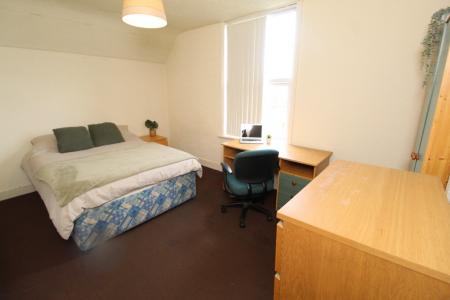 4 bedroom Terraced House to let in Beeston Road, Dunkirk, Nottingham, NG7