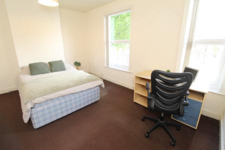 4 bedroom Terraced House to let in Beeston Road, Dunkirk, Nottingham, NG7