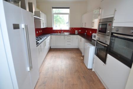 (1 Room) Forest Road East, Arboretum, Nottingham, NG1