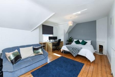 5 bedroom Flat to let in (5 Bed) Millicent Road, West Bridgford, NG2