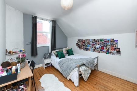 5 bedroom Flat to let in (5 Bed) Millicent Road, West Bridgford, NG2