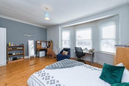 5 bedroom Flat to let in (5 Bed) Millicent Road, West Bridgford, NG2