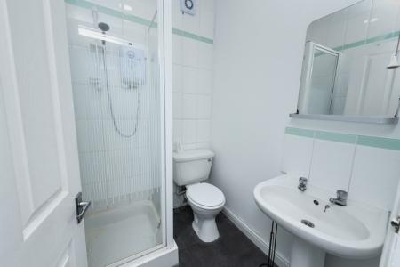 5 bedroom Flat to let in (5 Bed) Millicent Road, West Bridgford, NG2