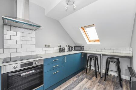 12 bedroom Town house to let in (12-bed) Waverley Street, Arboretum, Nottingham, NG7