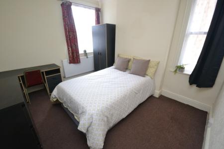 3 bedroom Semi-detached house to let in (3 BED) Oakfields Road, West Bridgford, NG2