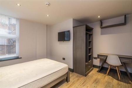 4 bedroom Apartment to let in Howard Street, City Centre, Nottingham, NG1