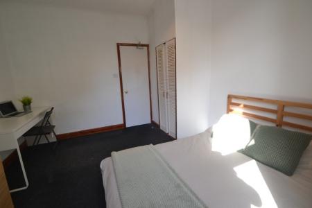 4 bedroom Terraced House to let in Claude Street, Dunkirk, Nottingham, NG7