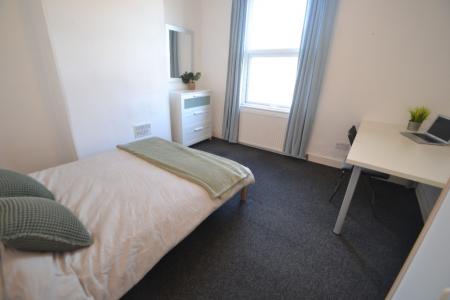 4 bedroom Terraced House to let in Claude Street, Dunkirk, Nottingham, NG7