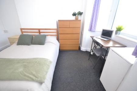 4 bedroom Terraced House to let in Claude Street, Dunkirk, Nottingham, NG7