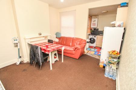 2 bedroom Terraced House to let in Sandringham Road, Sneinton, NG2