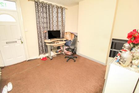 2 bedroom Terraced House to let in Sandringham Road, Sneinton, NG2
