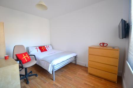 4 bedroom Detached house to let in (4 Bed) Watkin Street, City Centre, Nottingham, NG3