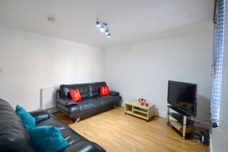 4 bedroom Detached house to let in (4 Bed) Watkin Street, City Centre, Nottingham, NG3