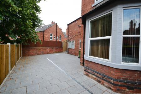 5 bedroom End of terrace house to let in (5BED) Berridge Road, Sherwood Rise, Nottingham, NG7