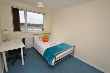 5 bedroom Semi-detached house to let in (4BED) Allenfield Court, Park Road, Nottingham, NG7