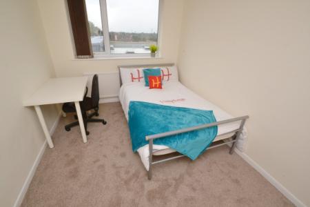 5 bedroom Semi-detached house to let in (4BED) Allenfield Court, Park Road, Nottingham, NG7