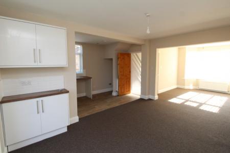 3 bedroom Semi-detached house to let in Charlbury Road, Wollaton, Nottingham, NG8