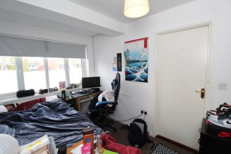 3 bedroom Detached house to let in Falcon Close, Lenton, Nottingham, NG7