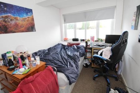 3 bedroom Detached house to let in Falcon Close, Lenton, Nottingham, NG7