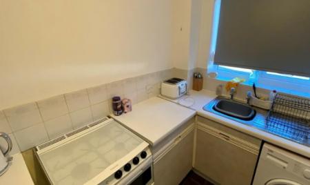 3 bedroom Detached house to let in Falcon Close, Lenton, Nottingham, NG7