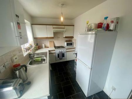 2 bedroom Flat to let in Hazlemere Grove, Lenton, Nottingham, NG7