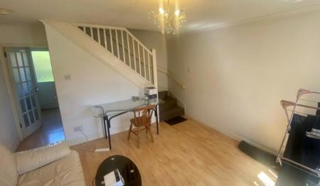 2 bedroom Flat to let in Hazlemere Grove, Lenton, Nottingham, NG7
