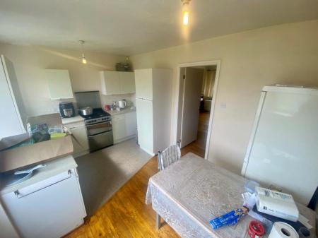 2 bedroom Semi-detached house to let in Heron Drive, Lenton, Nottingham, NG7