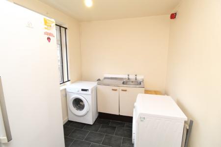 6 bedroom Terraced House to let in Derby Road, Lenton, Nottingham, NG7