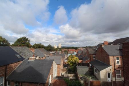 6 bedroom Terraced House to let in Derby Road, Lenton, Nottingham, NG7