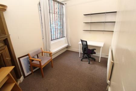 6 bedroom Terraced House to let in Derby Road, Lenton, Nottingham, NG7