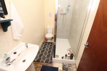 6 bedroom Terraced House to let in (BILLS INC) Derby Road, Lenton, Nottingham, NG7