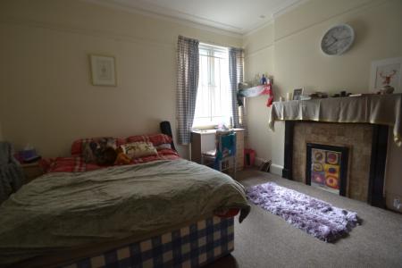 5 bedroom Semi-detached house to let in Johnson Road, Lenton, Nottingham, NG7