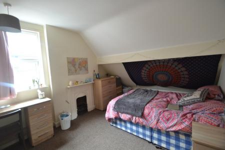 5 bedroom Semi-detached house to let in Johnson Road, Lenton, Nottingham, NG7