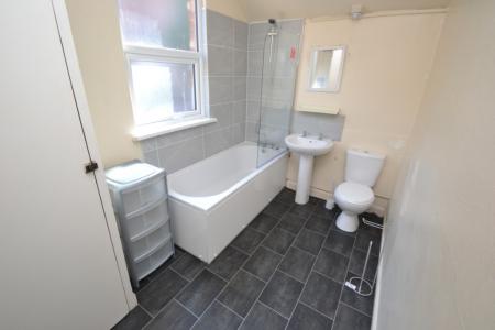 5 bedroom Semi-detached house to let in Johnson Road, Lenton, Nottingham, NG7