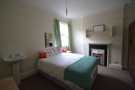 5 bedroom Semi-detached house to let in Johnson Road, Lenton, Nottingham, NG7