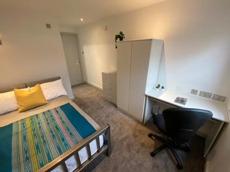 1 bedroom Flat to let in (Room) Middle Street, Beeston, NG9