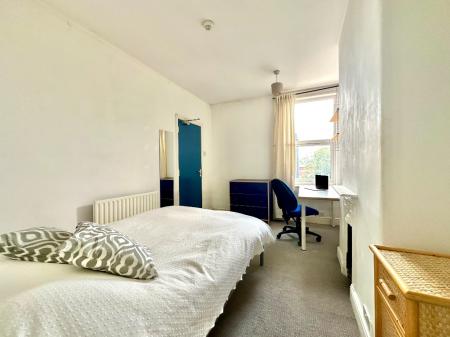 3 bedroom Terraced House to let in (3BED) Glentworth Road, Nottingham, NG7