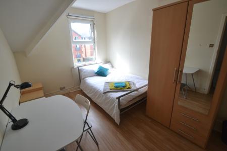 4 bedroom Semi-detached house to let in Castle Boulevard (4 Bed), Nottingham, NG7