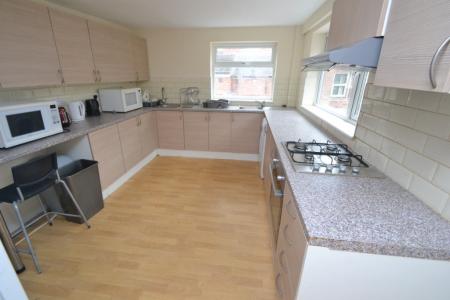 6 bedroom Semi-detached house for sale in Willoughby Avenue, Lenton, NG7