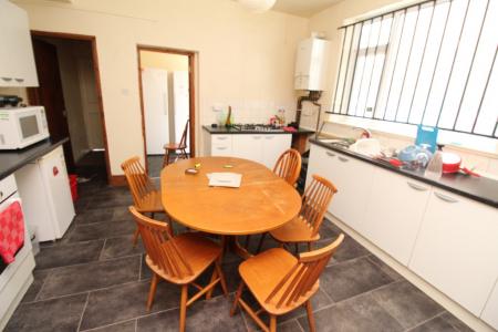 5 bedroom Terraced House to let in (5 Bed) Derby Road, Lenton, Nottingham, NG7