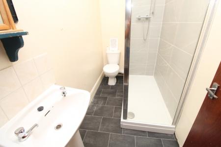 5 bedroom Terraced House to let in (5 Bed) Derby Road, Lenton, Nottingham, NG7