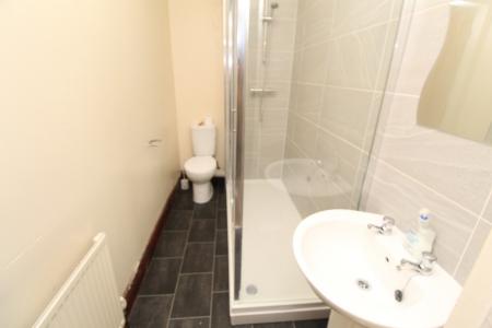 5 bedroom Terraced House to let in (5 Bed) Derby Road, Lenton, Nottingham, NG7