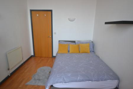 2 bedroom Flat to let in Portland Square, Arboretum, Nottingham, NG7