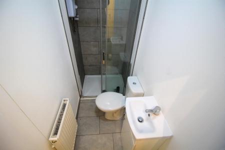 6 bedroom Detached house to let in Fletcher Road, Nottingham, NG9