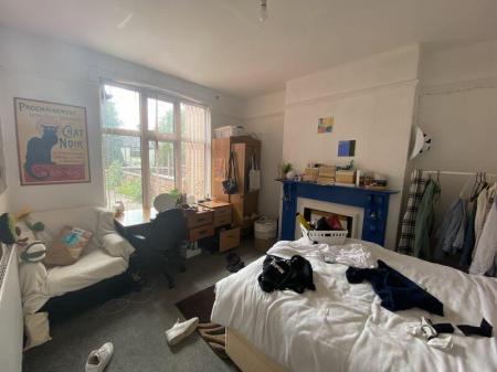 7 bedroom Detached house to let in Harlaxton Drive, Lenton, Nottingham, NG7