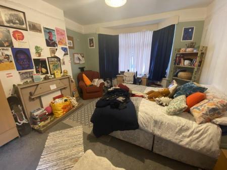 7 bedroom Detached house to let in Harlaxton Drive, Lenton, Nottingham, NG7