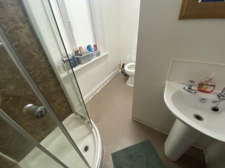 7 bedroom Detached house to let in Harlaxton Drive, Lenton, Nottingham, NG7