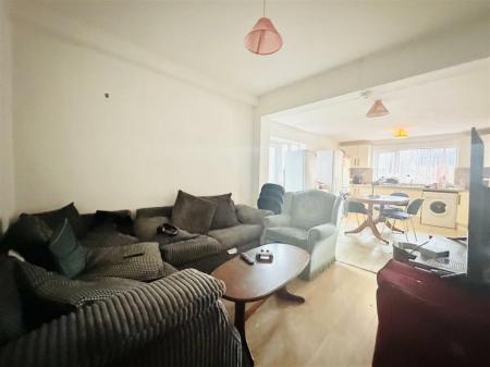 7 bedroom Detached house to let in Harlaxton Drive, Lenton, Nottingham, NG7