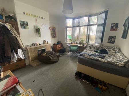 7 bedroom Detached house to let in Harlaxton Drive, Lenton, Nottingham, NG7